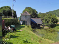 
The  Kennet and Avon Canal pumping station, Claverton, July 2006